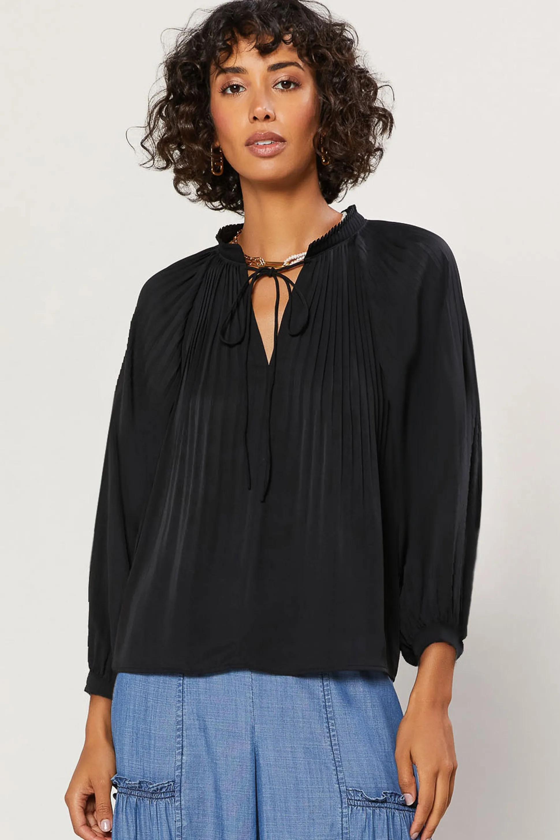 Pleated Split Neck Top<Current Air Best
