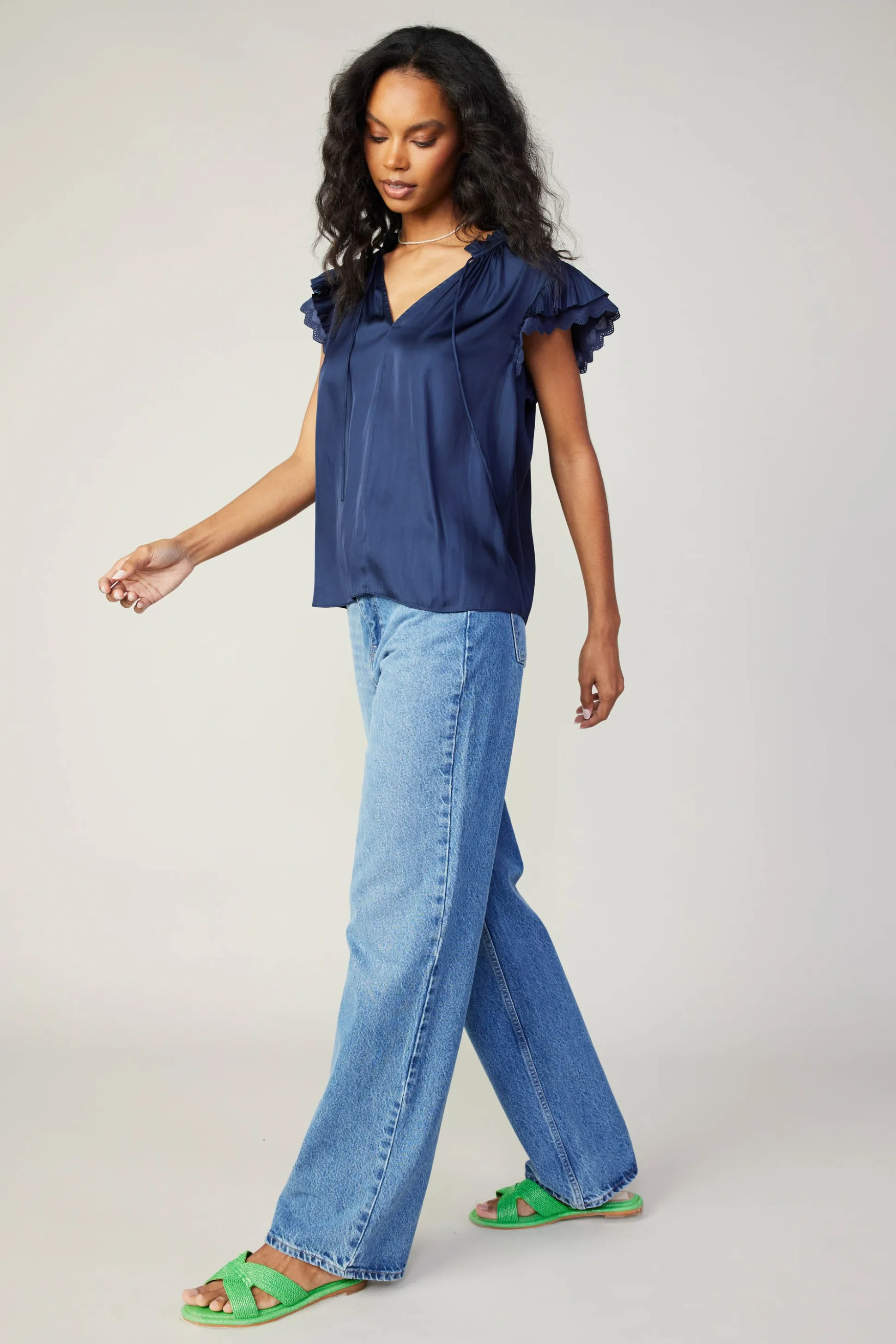 Layered Lace Sleeve Top<Current Air Discount