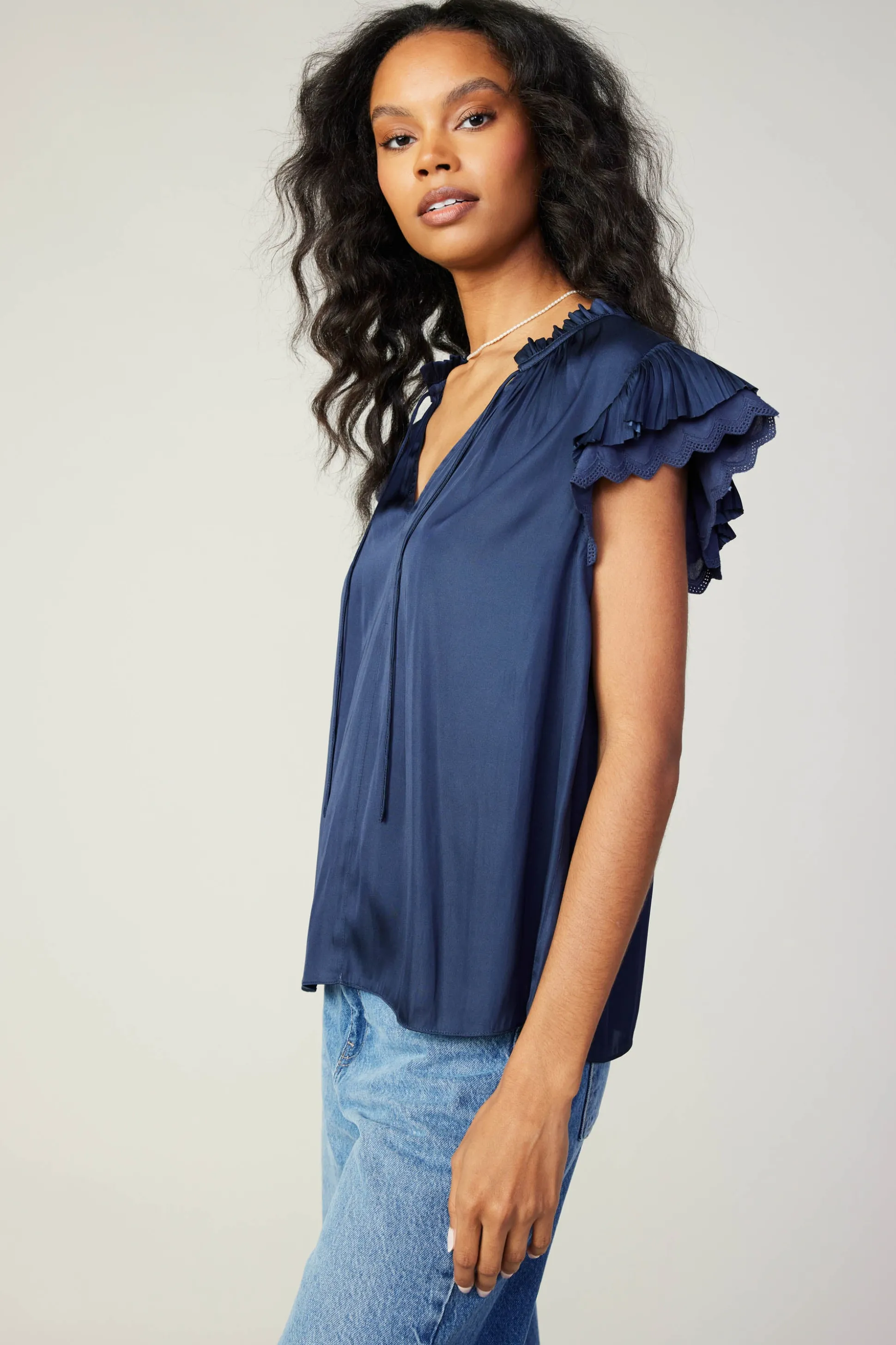 Layered Lace Sleeve Top<Current Air Discount